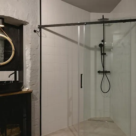 Garage - Lwowska 9 *