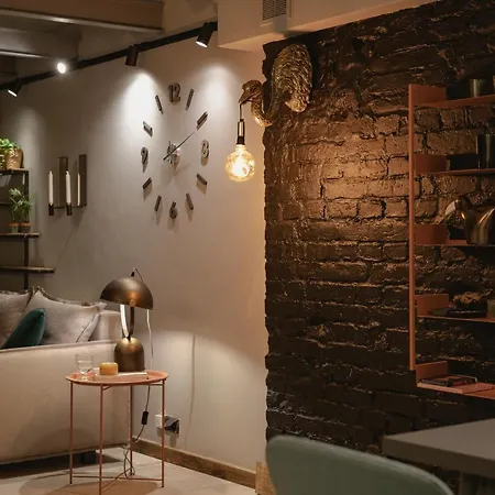 Garage - Lwowska 9 *