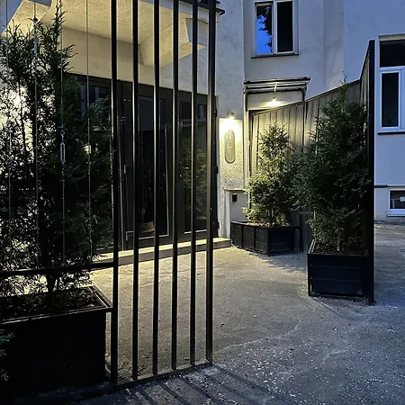 Garage - Lwowska 9 * Warszawa