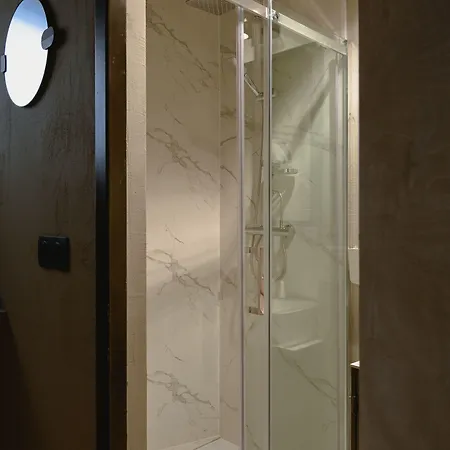 Garage - Lwowska 9 Lägenhet *