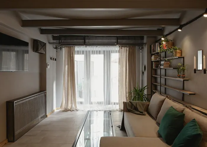 Garage - Lwowska 9 *