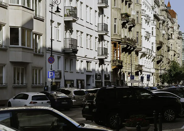 Garage - Lwowska 9 *