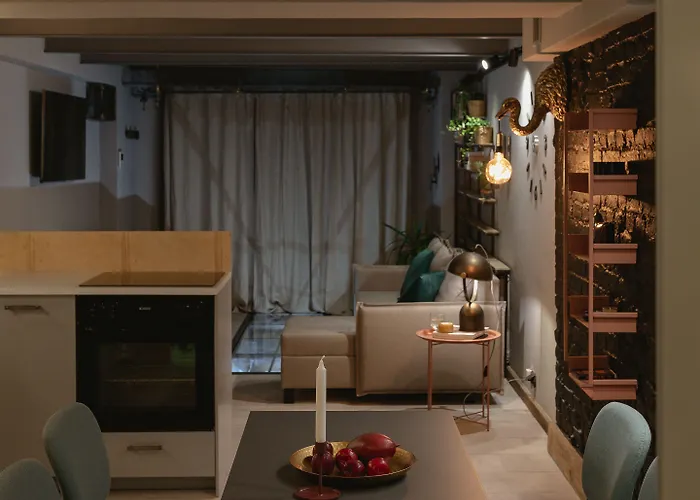 Garage - Lwowska 9 *