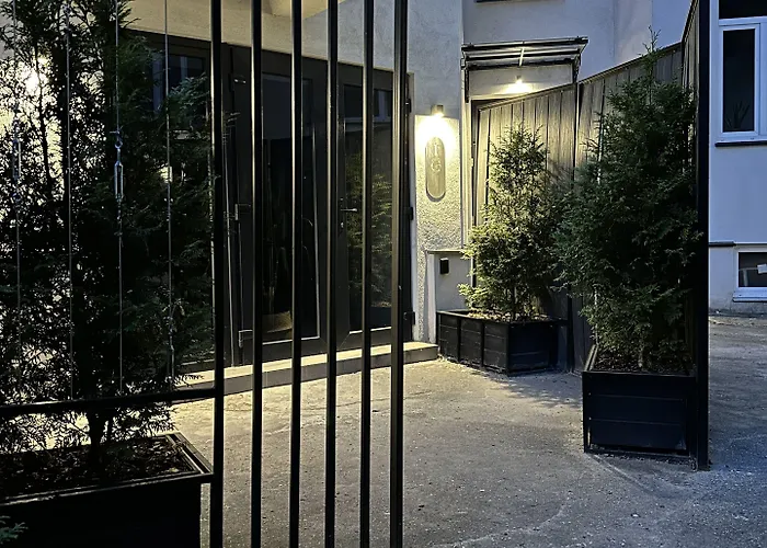 Garage - Lwowska 9 * وارسو