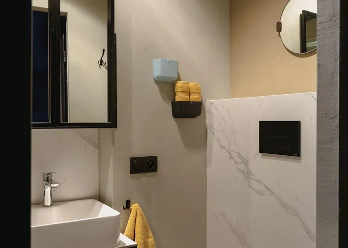 Garage - Lwowska 9 *